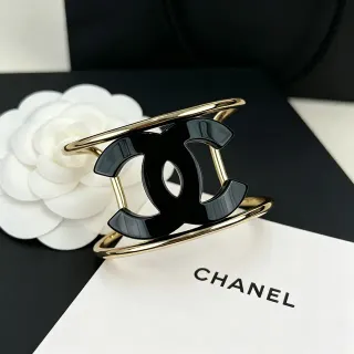 香奈儿 CC Cuff 黑色釉面 金色手链