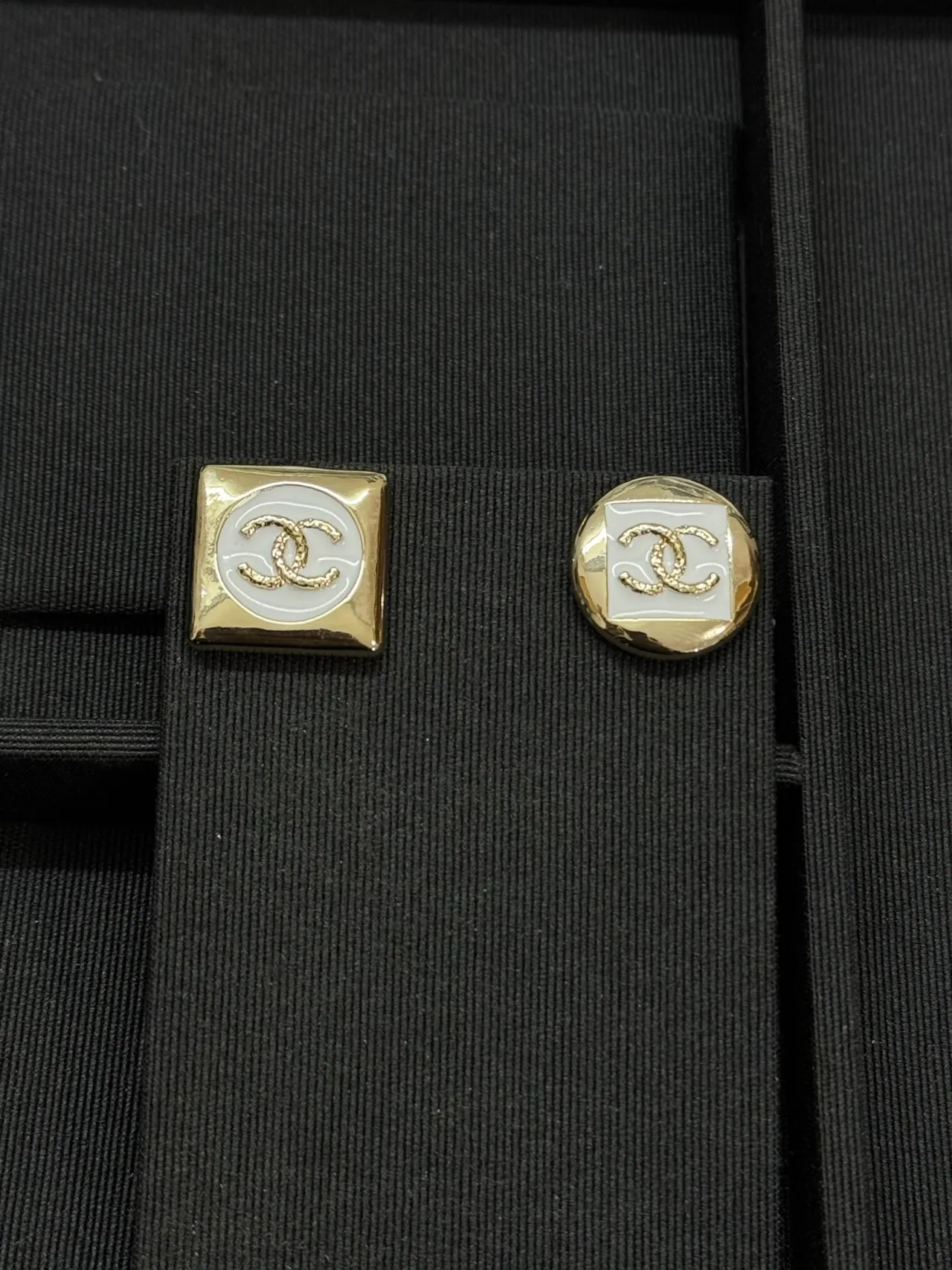 Chanel CC Enamel Button Black Tailored Blazer 6