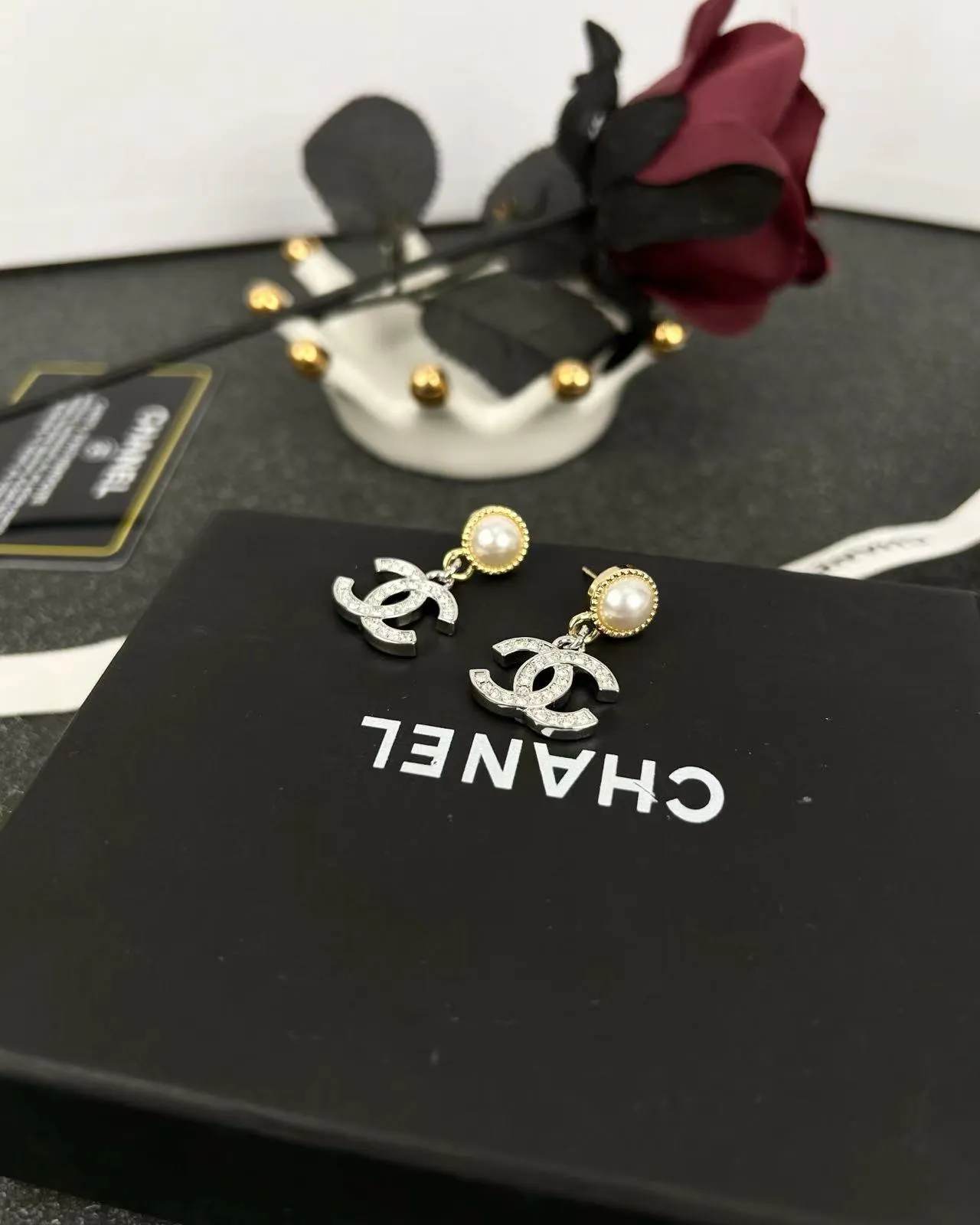 Chanel CC Logo drop argent or perle supérieure cristal encrusté boucles d'oreilles 3