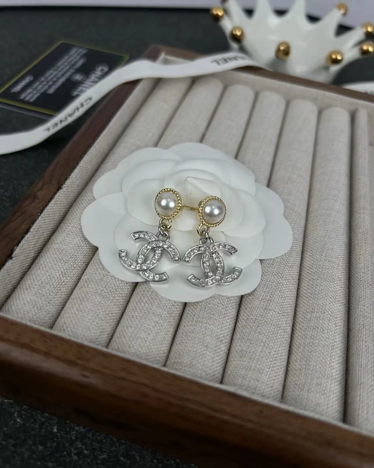 Chanel CC Logo drop argent or perle supérieure cristal encrusté boucles d'oreilles 5