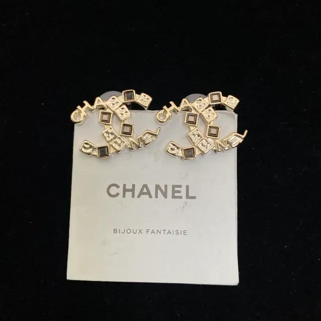 Chanel CC Logo Pendientes Interlocking de Metal Dorado Blanco 3