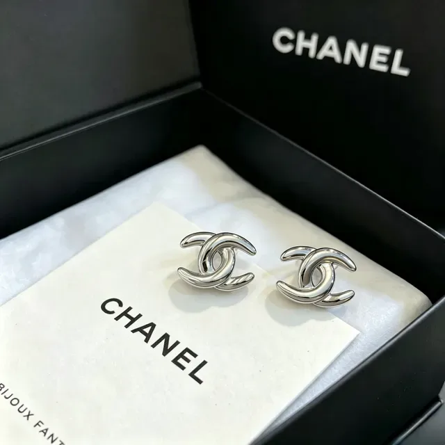 Chanel CC Logo Polished Silver-Tone Stud Earrings 7