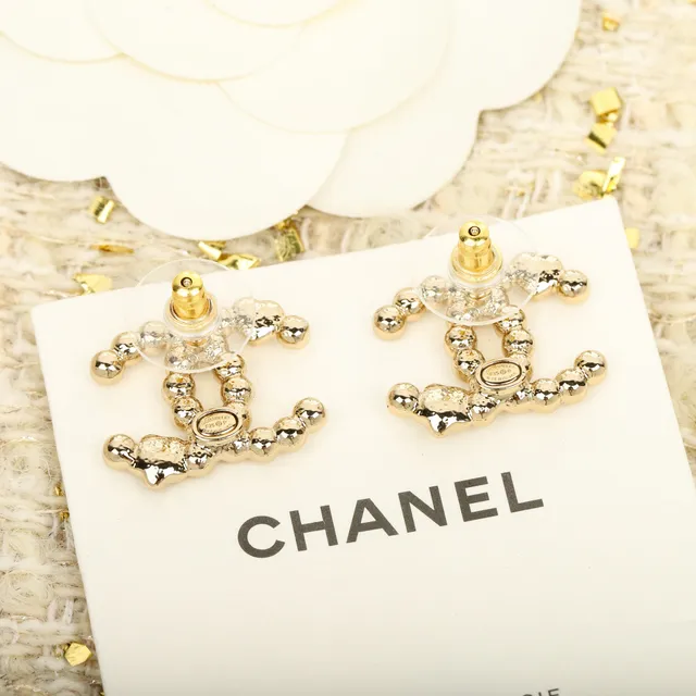 Chanel CC Monogram Silver White इंटरलॉकिंग क्रिस्टल पैवों वाला ब्रोच 3