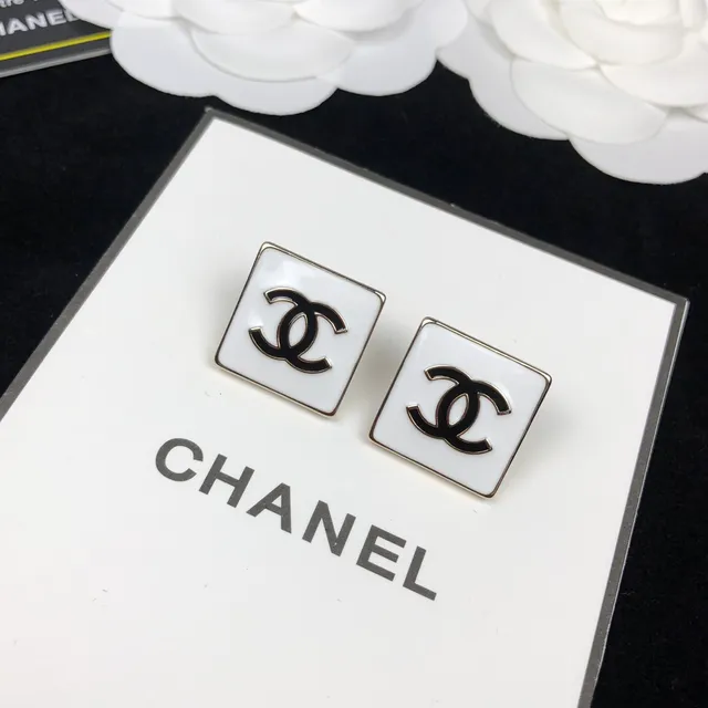 Chanel CC Square সাদা কালো এনামেল স্টাড ইন্টারলকিং লোগো কানের দুল 2