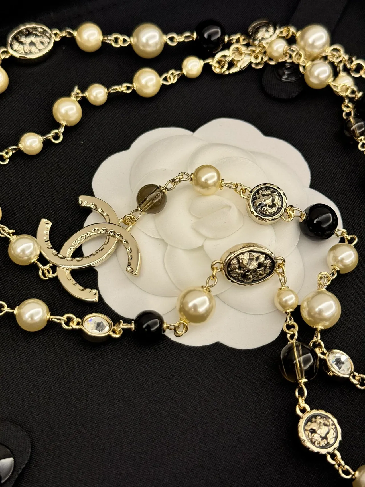 Collier Chaîne Chanel Classique Noir Or Perlé Fermoir CC 3