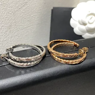 Chanel Coco Crush أقراط Hoop مبطنة Pavé