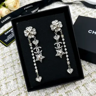 Chanel Pendientes colgantes con cristales Camelia CC Estrella Corazón