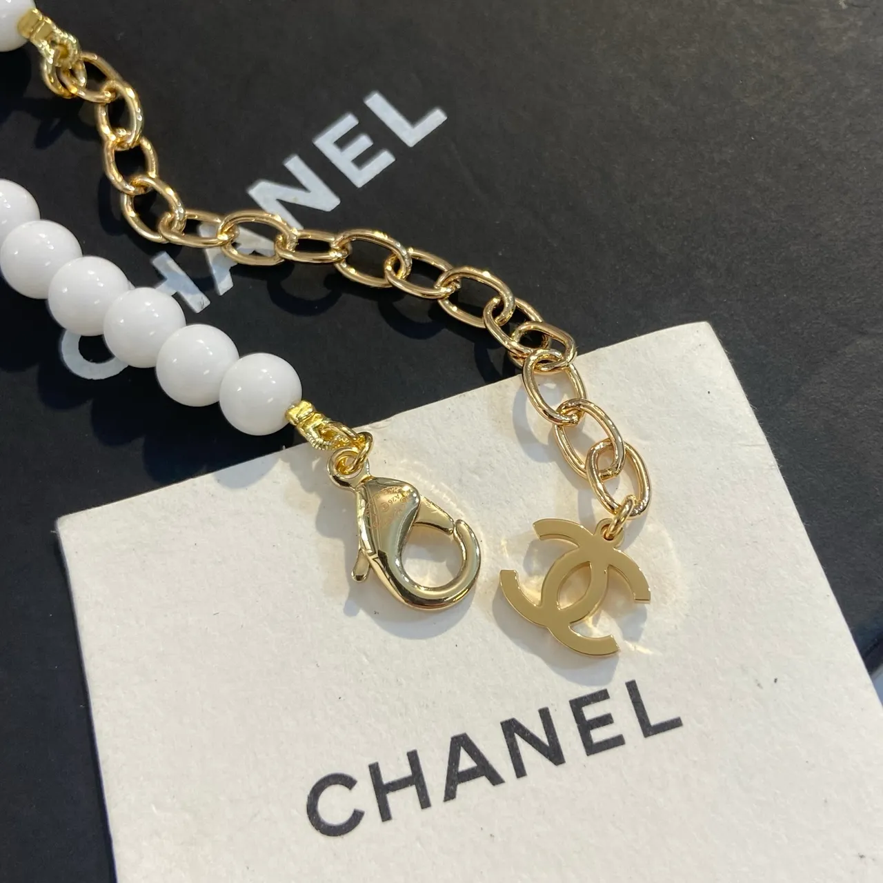 Chanel ফ্লোরাল বিব নেকলেস সাদা সবুজ এনামেল এবং পার্ল নেকলেস 2