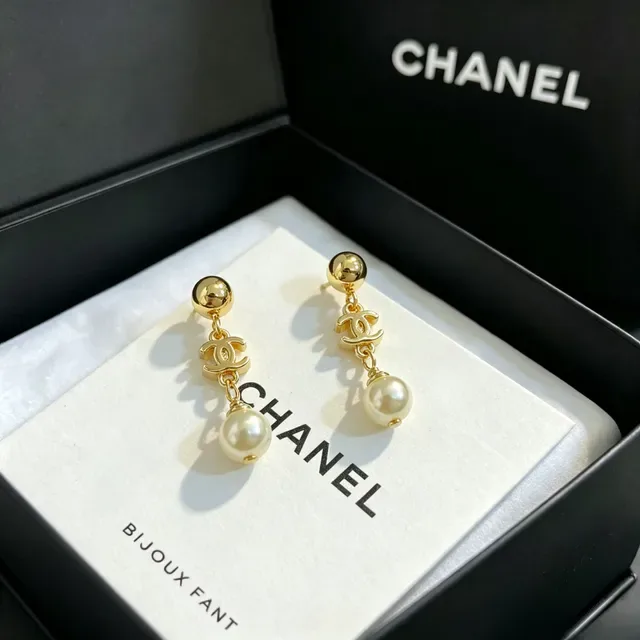 Chanel Gold Beige Pearl Drop Earrings 4