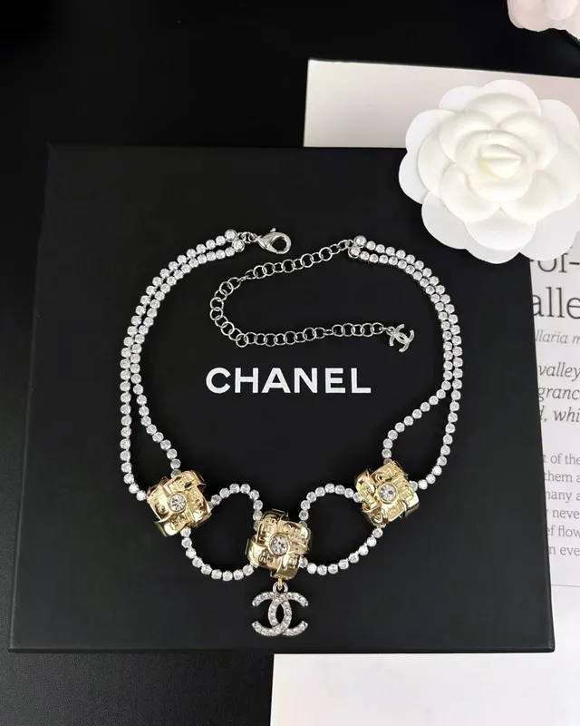 Chanel সোনা রূপা মাল্টি স্ট্র্যান্ড ক্রিস্টাল পাভে কিউব চার্মস নেকলেস 5