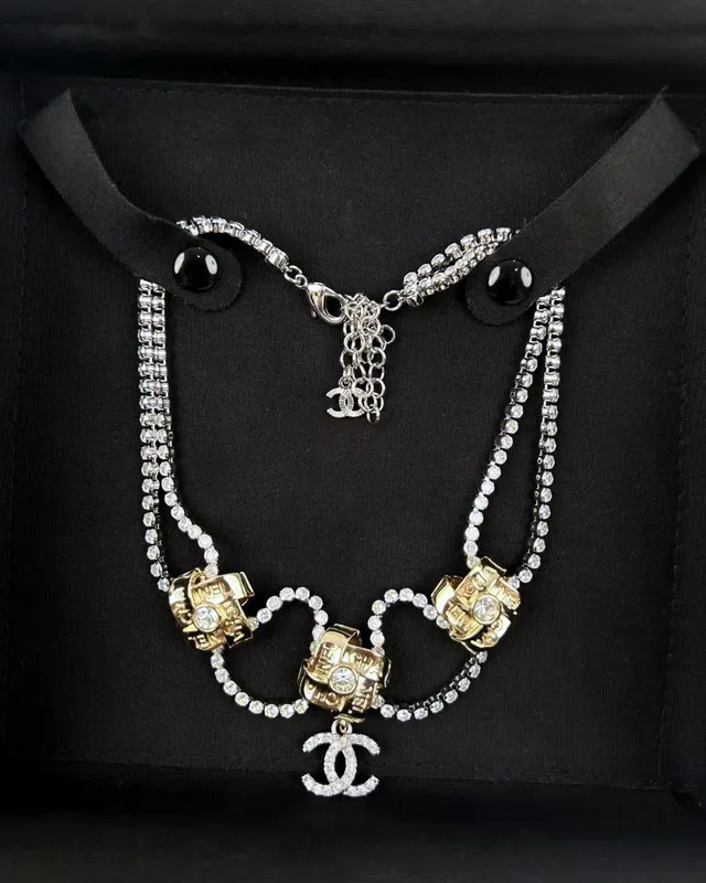 Chanel সোনা রূপা মাল্টি স্ট্র্যান্ড ক্রিস্টাল পাভে কিউব চার্মস নেকলেস 6
