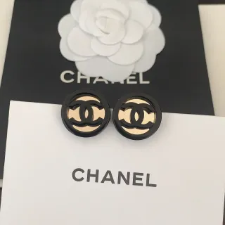 Chanel Logo স্টাড কালো সোনা বৃত্তাকার কানের দুল