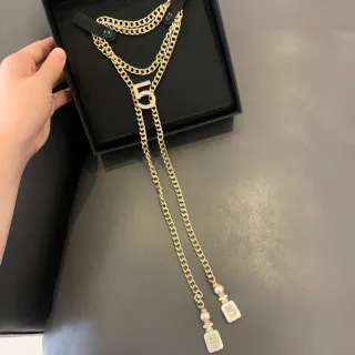 Chanel No.5 অনুপ্রাণিত লেয়ার্ড চেইন লারিয়েট নেকলেস