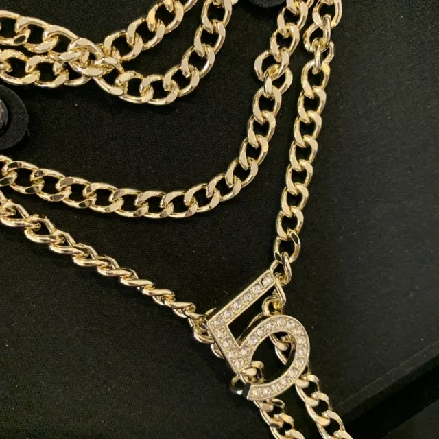 Chanel No.5 ملهم سلسلة طبقات تعلييقة لاريت 5