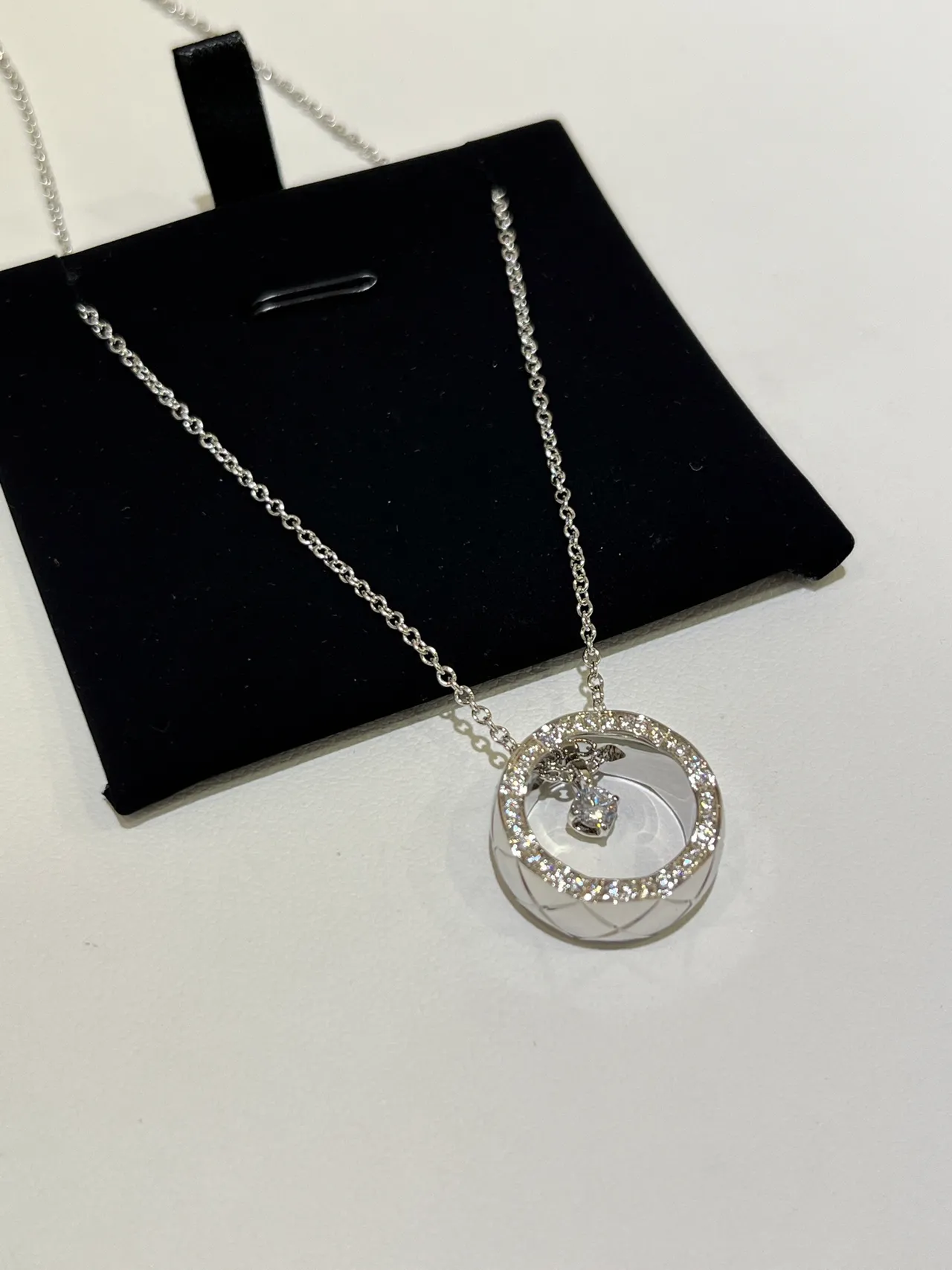 Chanel Pavé সার্কুলার পেন্ডেন্ট নেকলেস 6