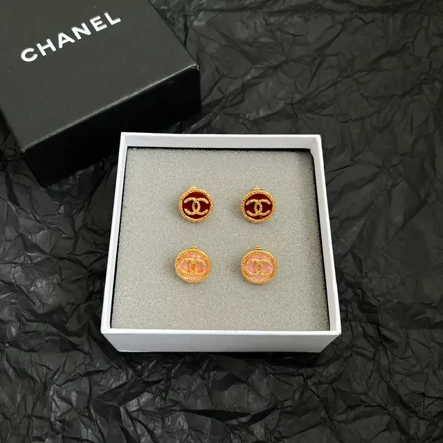 Chanel أقراط دائرية دبوس مينا أحمر وذهبي 6