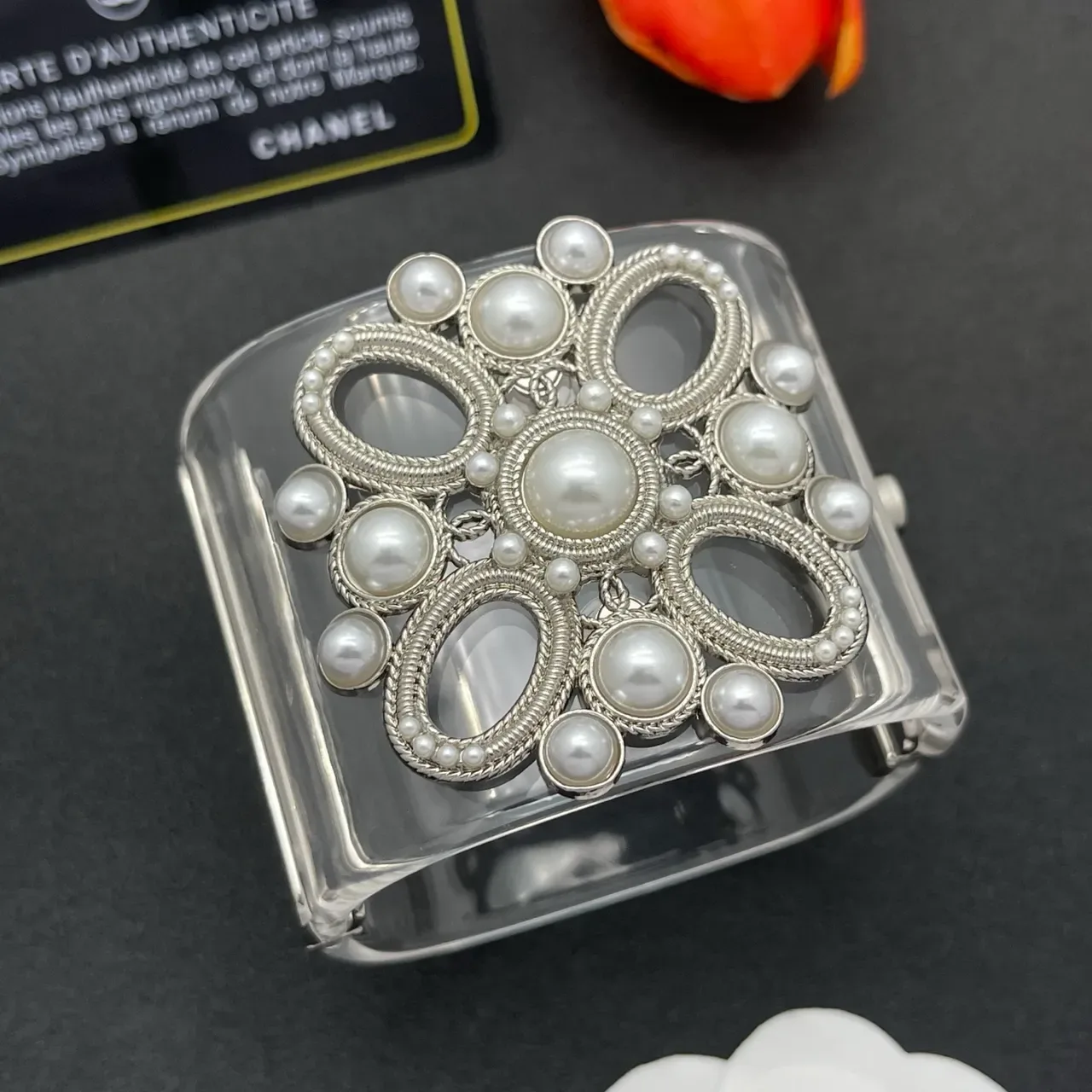Chanel Silver White Pearl-Embellished Rope-Twist Metalwork Brooch 8