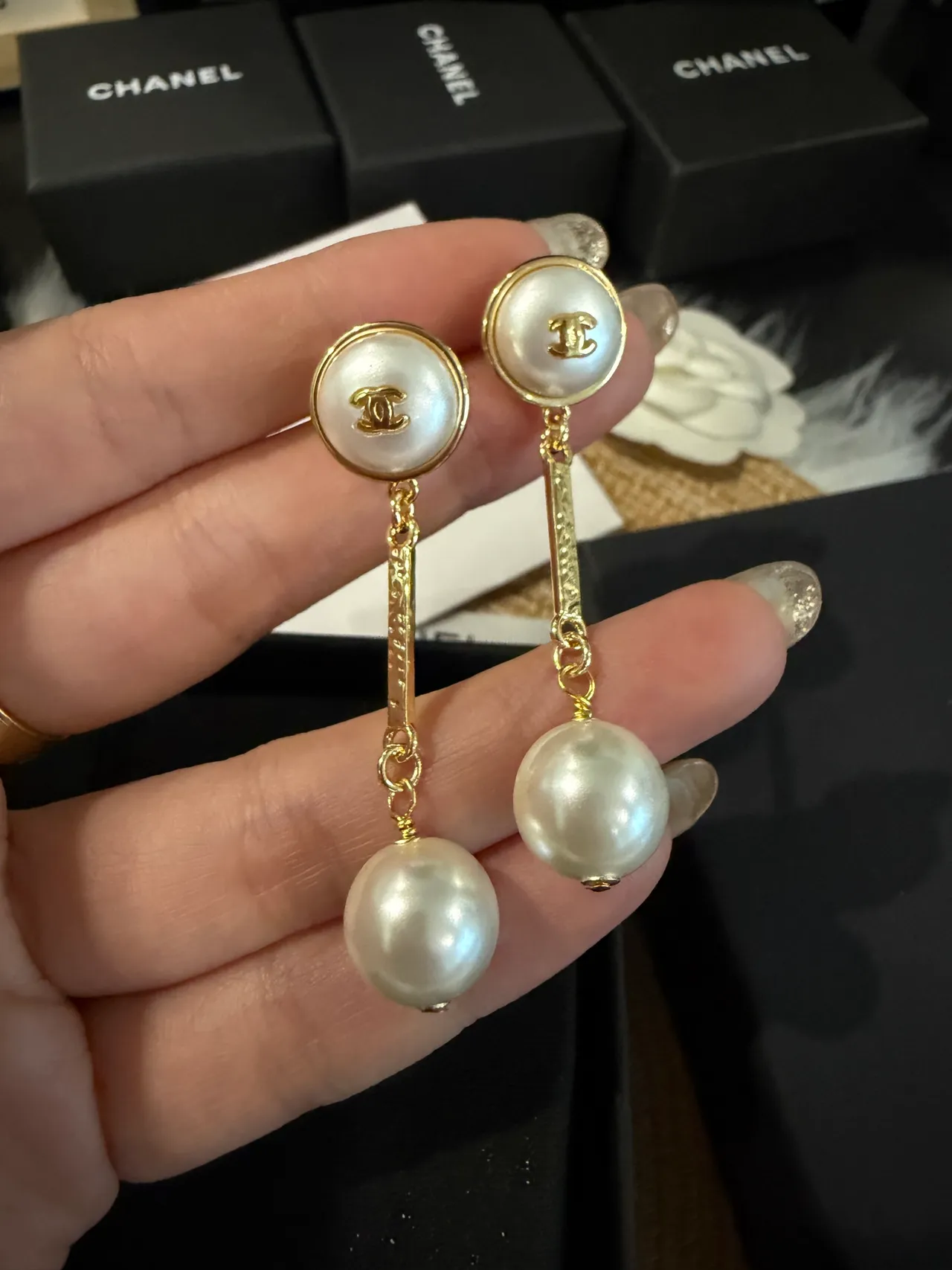 Brincos Chanel Ouro Branco Duplo Pérola Pingente Corrente Elos 9