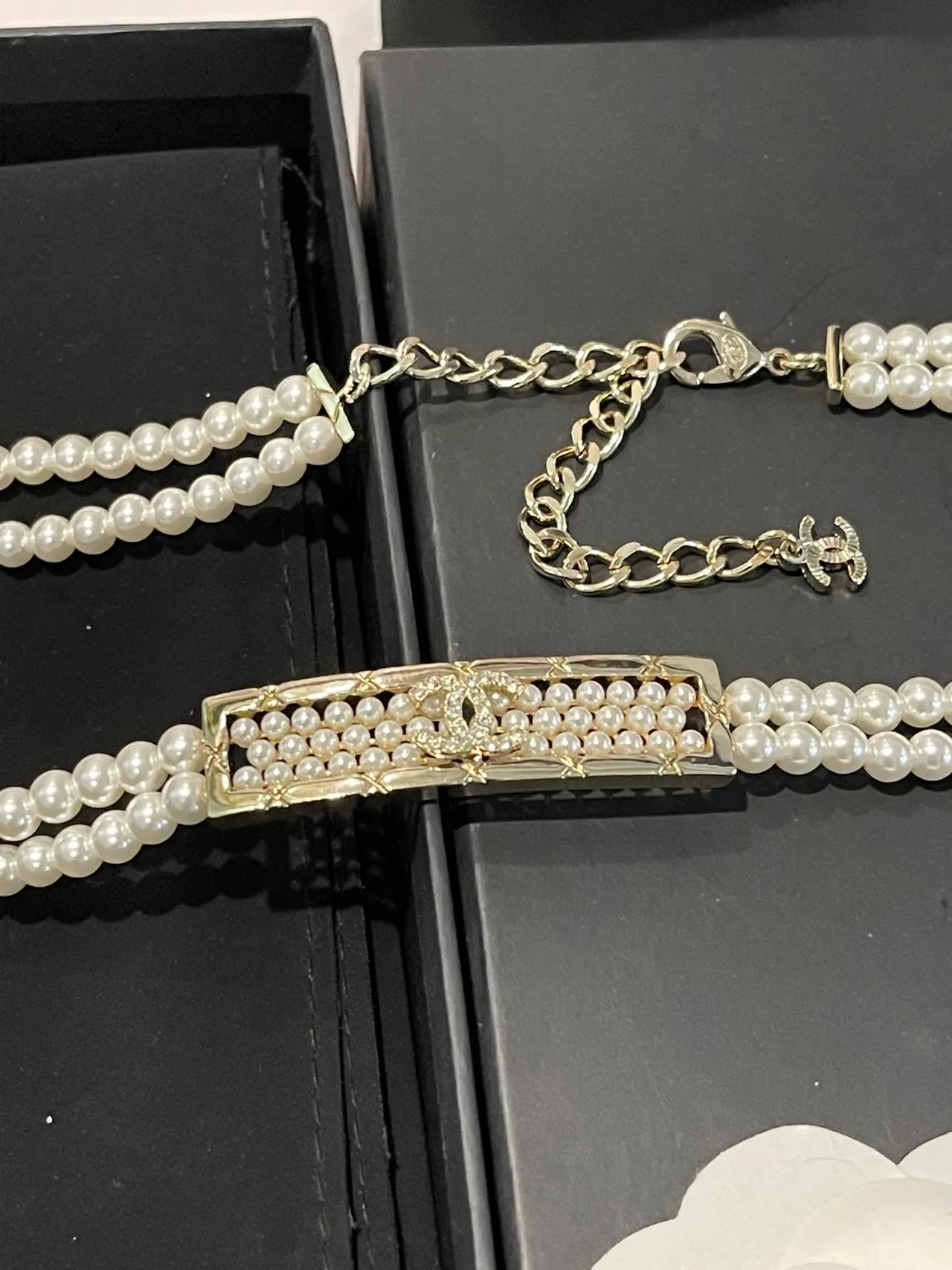 Chanel 白银双链珍珠 CC Logo 牌匾 项链 4