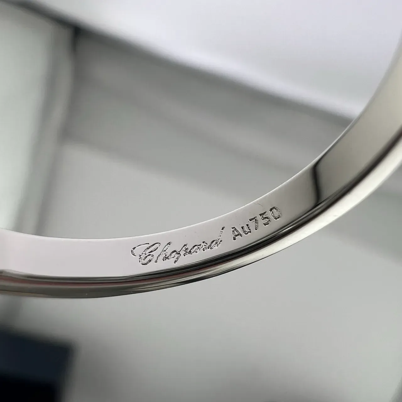 Chopard Corazones Felices Anillo Motivo de Corazón Abierto Diamante Flotante en Oro y Plata 2