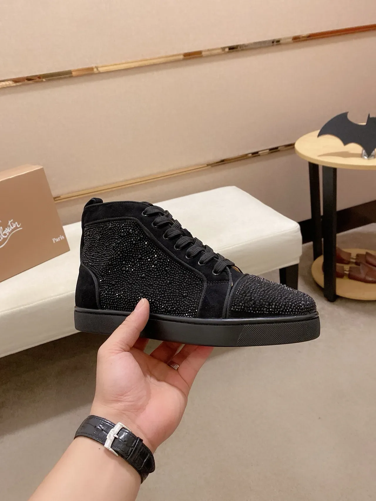Christian Louboutin حذاء رياضي أسود عالي التوت من الغزال للأسلوب الحياة 4