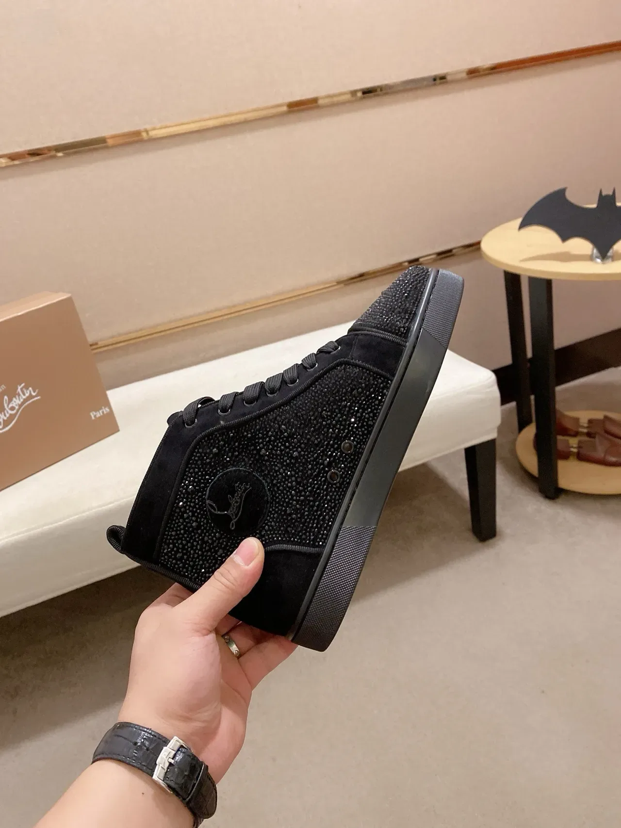 Christian Louboutin حذاء رياضي أسود عالي التوت من الغزال للأسلوب الحياة 5