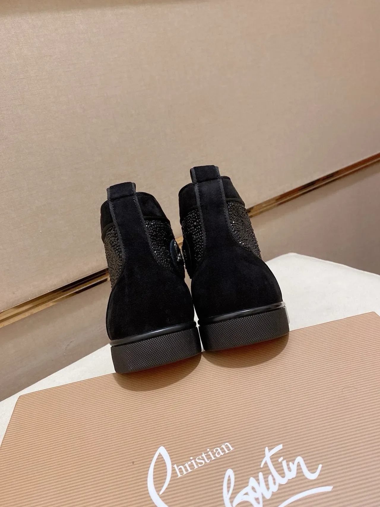 Christian Louboutin حذاء رياضي أسود عالي التوت من الغزال للأسلوب الحياة 8