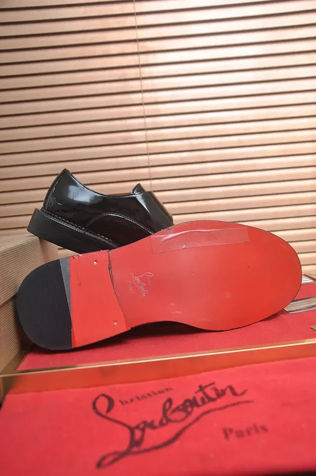 Christian Louboutin काले लाल चमकदार पेटेंट चमड़े की एक पट्टी मोनक जूते 3
