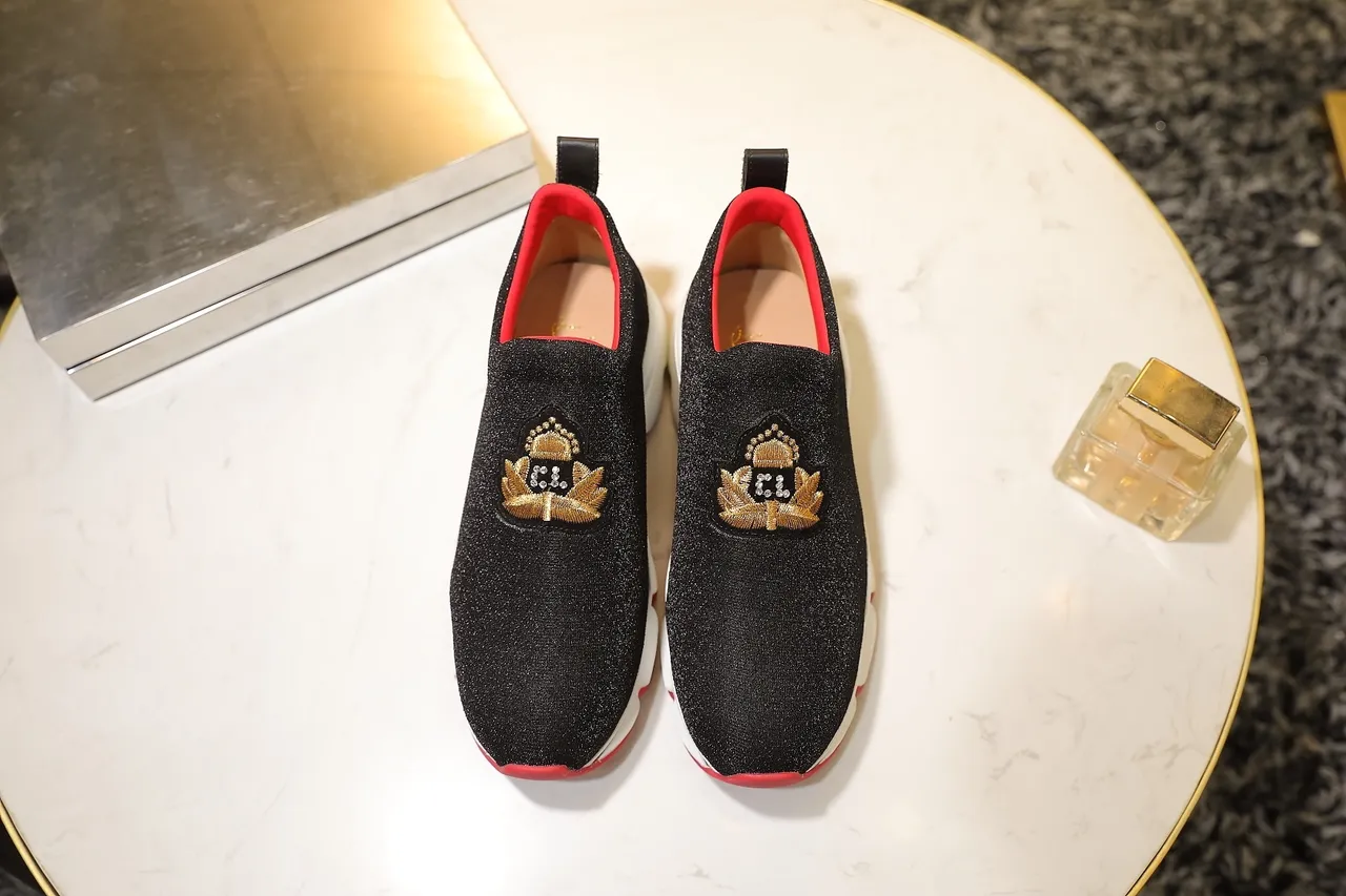 Christian Louboutin 黑色红色 踩脚针织上片 刺绣 Crest 厚底运动鞋 2