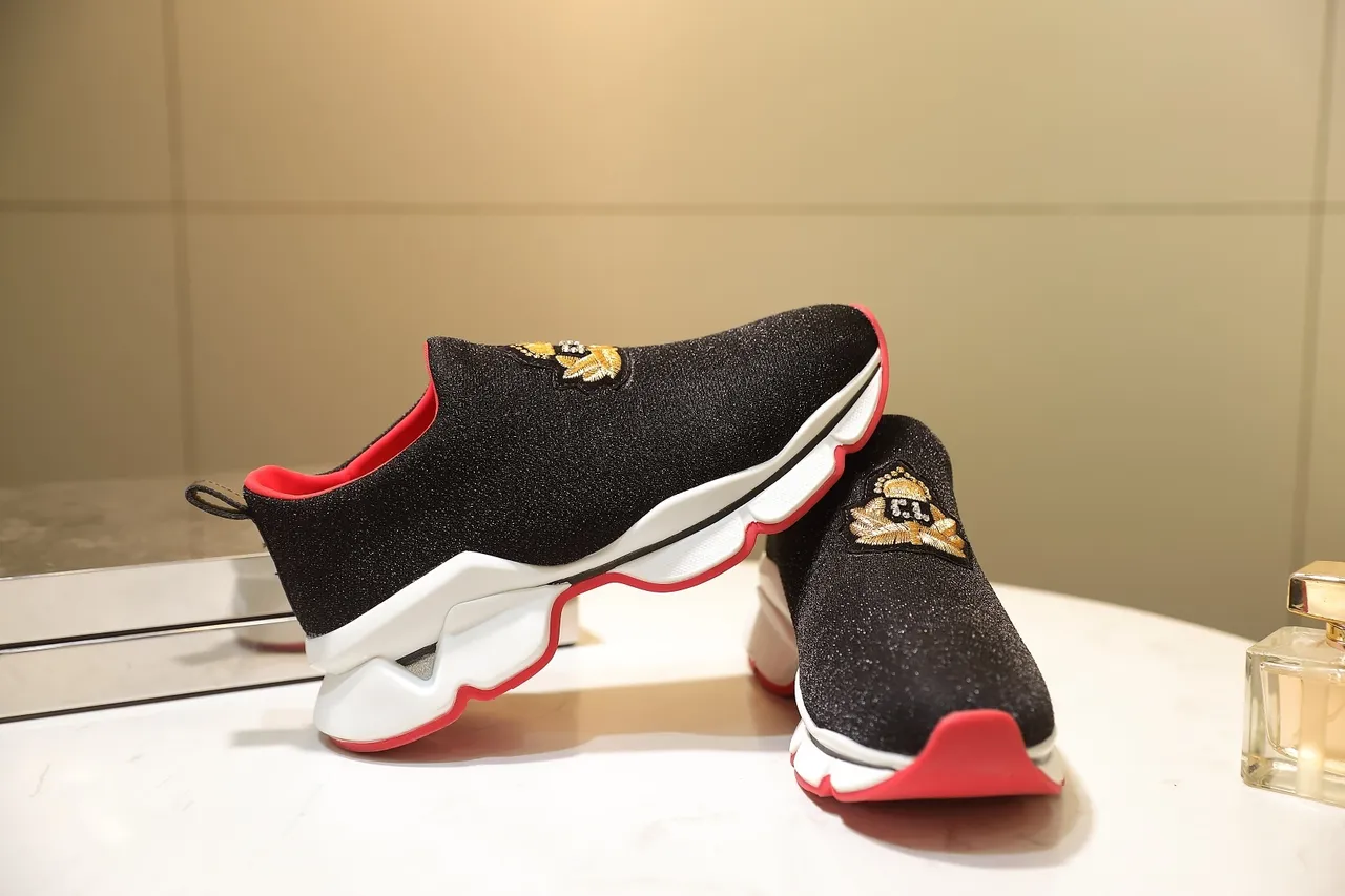 Christian Louboutin 黑色红色 踩脚针织上片 刺绣 Crest 厚底运动鞋 5