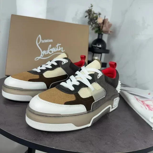 كريستيان لوبوتان CL Sneaker حذاء بني بيج متعدد المواد ترصيع أعلى مصمم شفاف وسط النعل حذاء أسلوب حياة 4