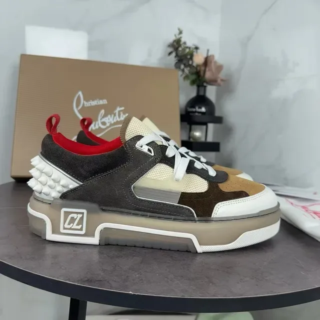 كريستيان لوبوتان CL Sneaker حذاء بني بيج متعدد المواد ترصيع أعلى مصمم شفاف وسط النعل حذاء أسلوب حياة 9