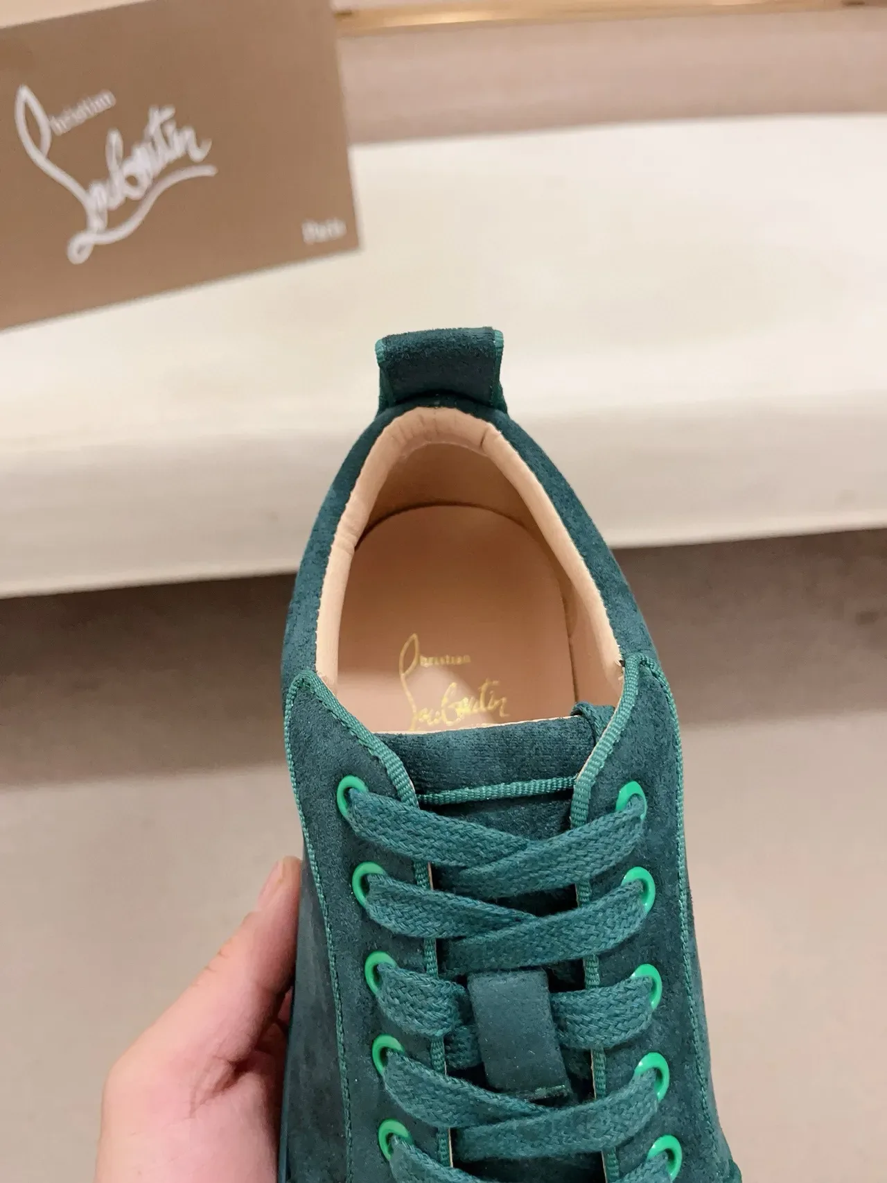 Christian Louboutin 绿色麂皮低帮生活休闲鞋 5