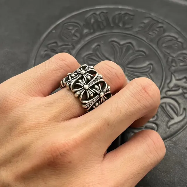 Chrome Hearts ক্রস মোটিফ রুপালি কালো অক্সিডাইজড চওড়া ব্যান্ড আংটি 2