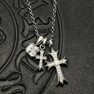 Chrome Hearts क्रॉस पेंडेंट नेकलेस सिल्वर व्हाइट गोथिक पेव-सेट नेकलेस