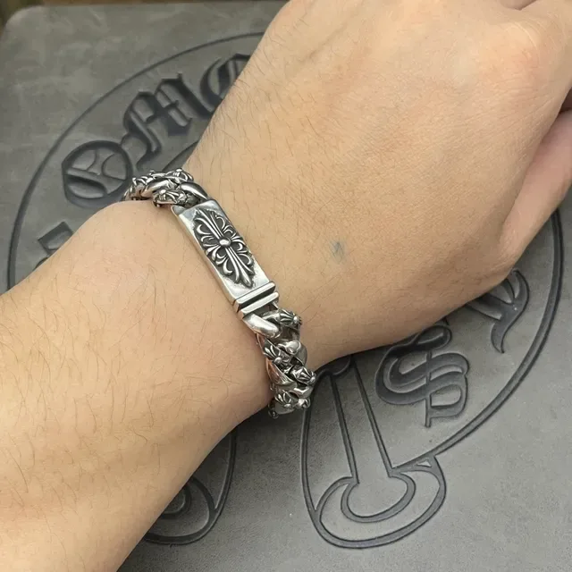Chrome Hearts Pulseira Corrente Curb Prata Motivo Floral Cruz Pesada 2