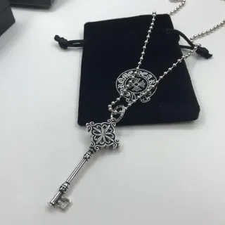 Chrome Hearts की पेंडेंट सिल्वर-टोन फिलीग्रे नेकलेस