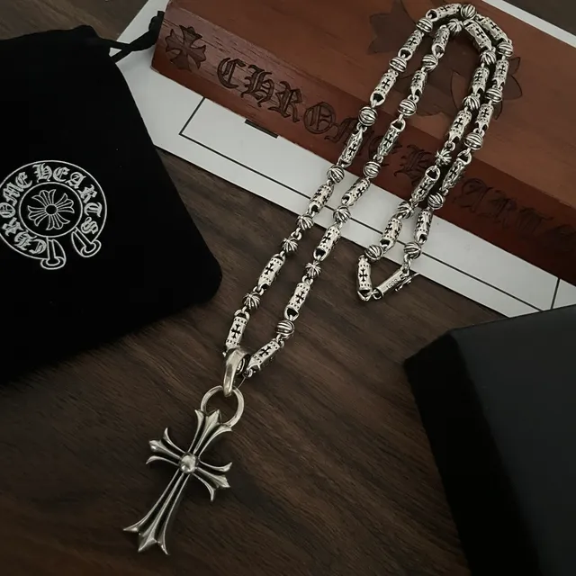 Chrome Hearts Pendentif Croix Ornée Chaîne Argent Noir Collier 7