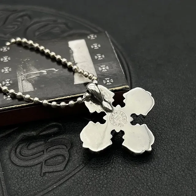 Chrome Hearts Cruz Fleur de Lis Ornada Collar de Plata 4