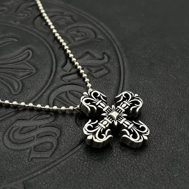 Chrome Hearts Cruz Fleur de Lis Ornada Collar de Plata 8