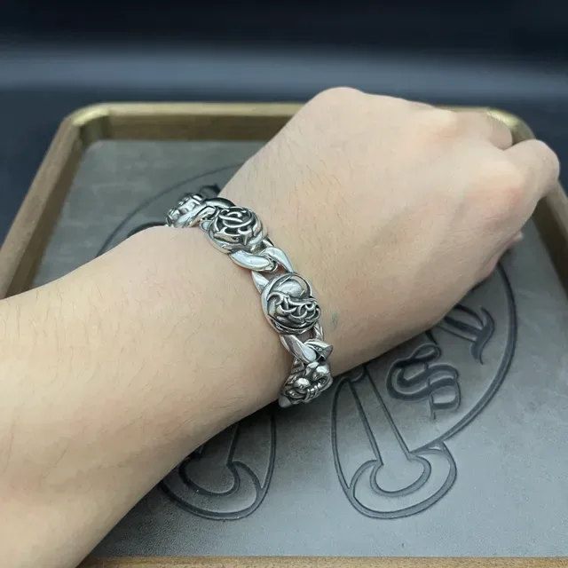 Chrome Hearts Pulsera Plata Cadena Curb Link Pesada Medallones Florales Ornamentados 2