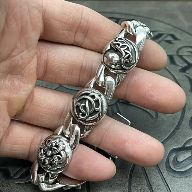 Chrome Hearts Pulsera Plata Cadena Curb Link Pesada Medallones Florales Ornamentados 5