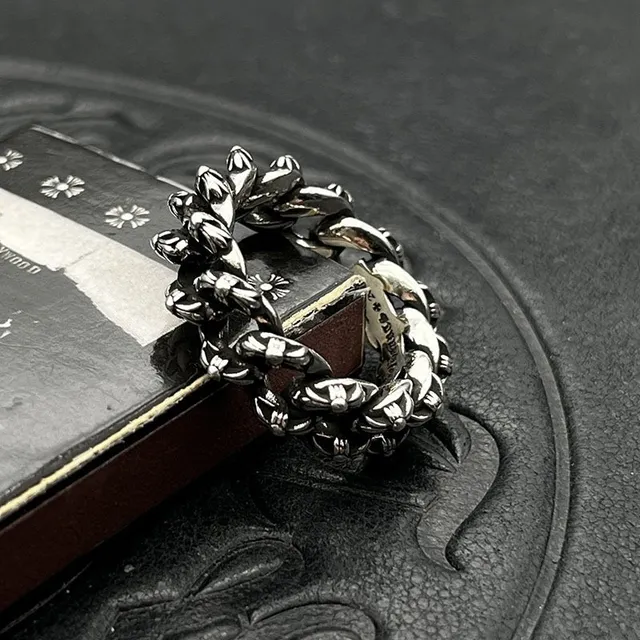 Chrome Hearts मरोड़दार कांटेदार चेन सिल्वर ग्रे पैटर्न अंगूठी 4