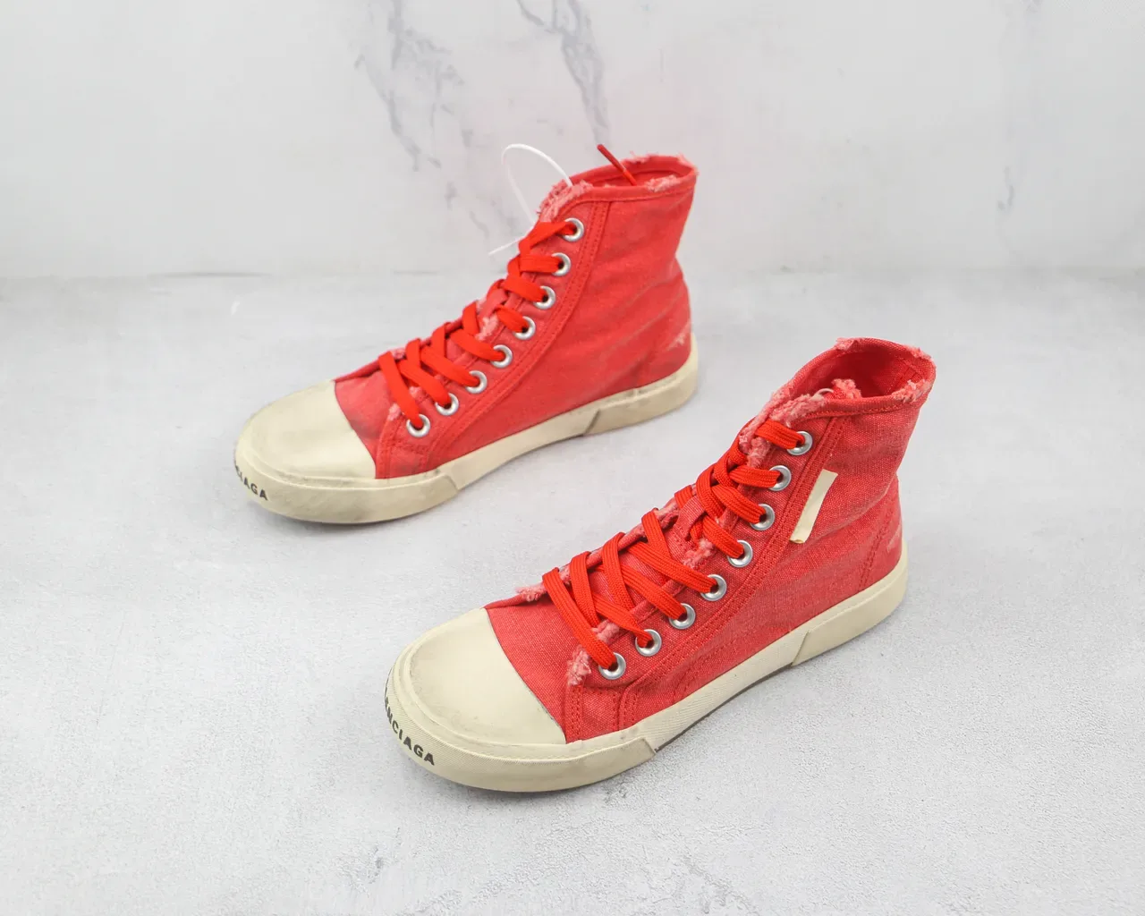 Converse Chuck Taylor All Star लाल कैनवास हाई-टॉप लाइफस्टाइल स्नीकर्स 4