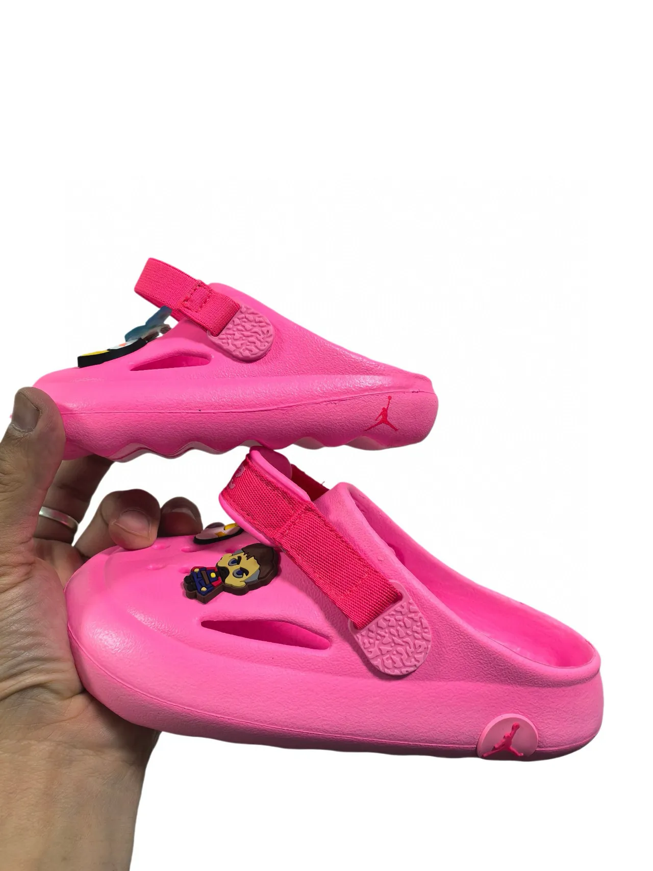 Crocs بيج أسود رغوة مطبوخة حزام قابل للتعديل كلوج 14