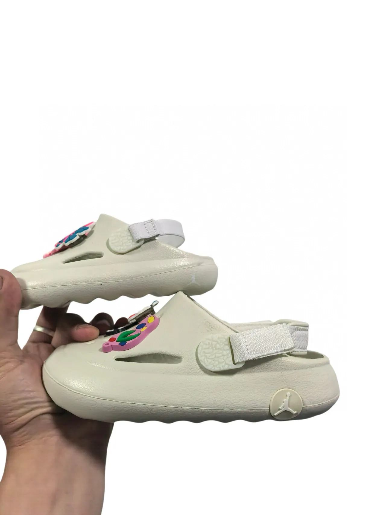 Crocs بيج أسود رغوة مطبوخة حزام قابل للتعديل كلوج 17