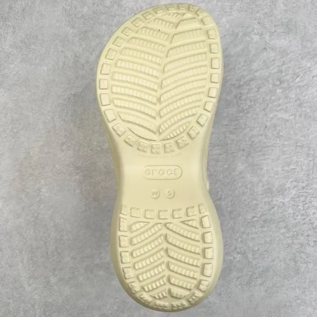Crocs Echo Clog बेज प्लेटफॉर्म क्लॉग 2