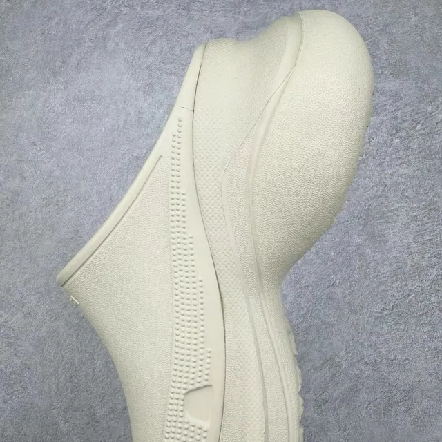 Crocs Echo Clog Beige Platform Slip-On Clog 4