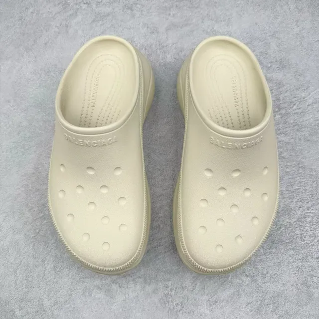 Crocs Echo Clog Beige Platform Slip-On Clog 9