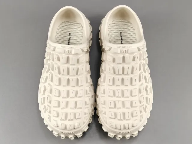 Crocs Echo Clog Branco Espuma Moldada Sem Tiras De Calce Fácil Zueco 13